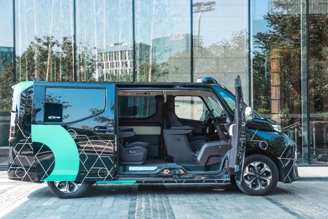 启明星| 文远知行发布全新量产Robotaxi GXR | 启明创投